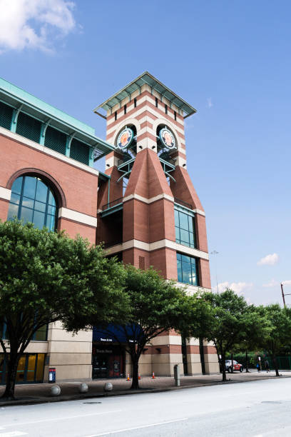 Minute Maid Stadium in Houston, TX. HOUSTON, TX, USA - SEPTEMBER 11, 2018: Minute Maid Stadium, home to the MLB's Houston Astro's, was built in 2000 and has a capacity of 41,168 for their baseball games, events, festivals, and concerts. houston astros stock pictures, royalty-free photos & images