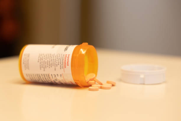 adhd medicamento - pill bottle fotos fotografías e imágenes de stock