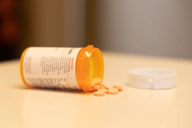 adhd medication - pill bottle fotos imagens e fotografias de stock