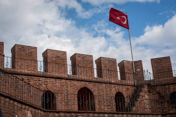 east coast beach resort z turcji alanya - ship fort castle stone wall zdjęcia i obrazy z banku zdjęć