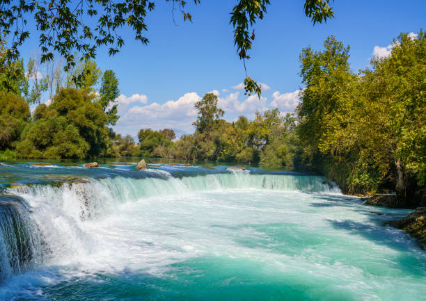 cascada en manavgat-antalya, turquía - waterfall antalya turkey forest fotografías e imágenes de stock