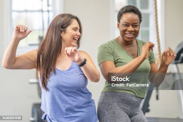 Womens Zumba Class Stock Photo - Download Image Now - 30-34 Years, 50-54 Years, Active Lifestyle