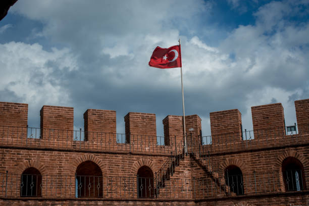 east coast beach resort z turcji alanya - ship fort castle stone wall zdjęcia i obrazy z banku zdjęć