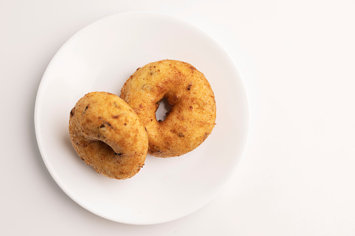 plate of methu vadai, south Indian famous morning snack.