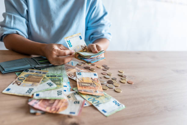 Free picture: Euro banknotes savings cash on table