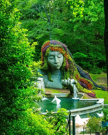 atlanta, United States – September 01, 2022: A beautiful view of a water fountain in Atlanta Botanical Garden in Atlanta, Georgia