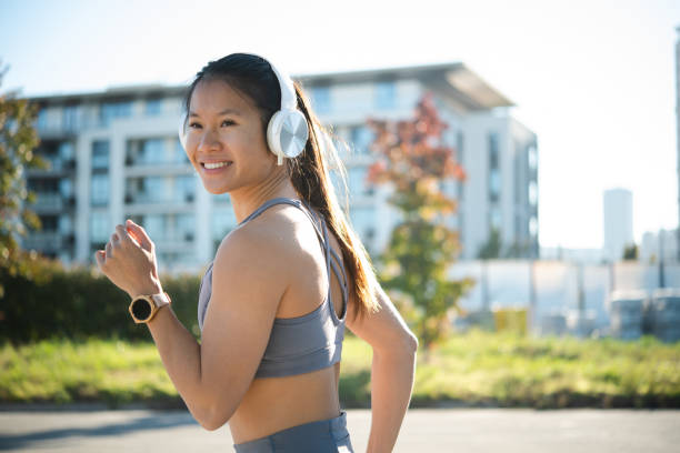 istock Sporty young woman 1436710165