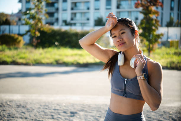 istock Sporty young woman 1436710181