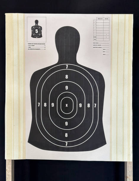 фотосъемка цели - target archery target shooting bulls eye стоковые фото и изображения