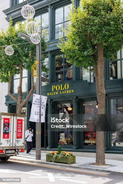 Vertical De La Tienda Polo Ralph Lauren En Seúl Corea Del Sur Foto de stock y más banco de imágenes de Aire libre