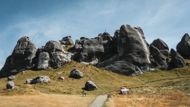 beau paysage autour de castle hill avec de gigantesques calcaires dans le parc national d’arthur’s pass - arthurs pass national park photos et images de collection
