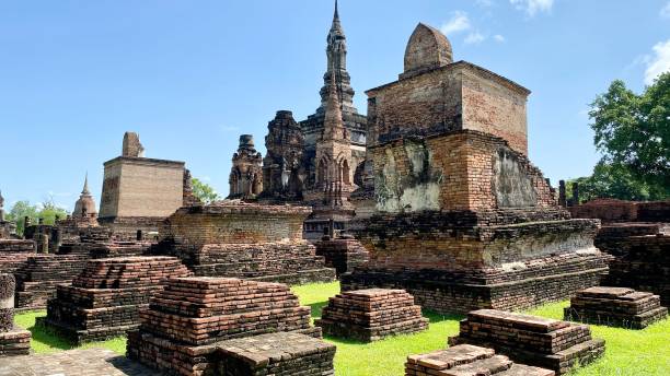 ruins of the historic town of sukhothai and associated historic towns, india - sukhothai stok fotoğraflar ve resimler