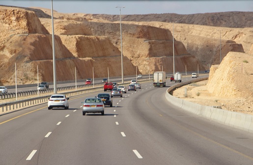 Oman- Mascate - autoroute au milieu du désert