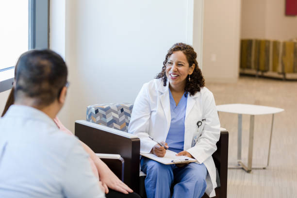 istock Nurse meets with family 1437054231