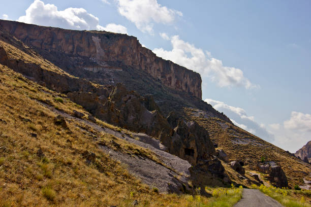 80 kilometers from Kayseri, it is home to interesting rock formations used as dovecotes, caves, shelters, churches and monasteries. As a very old settlement, it is famous for its churches from the Roman period. The most famous of these churches are; St. Barbara (Tahtalı), Karabaş, Kubbeli and Yılanlı churches. The settlement in this sheltered valley, where Christians chose to settle in the 4th century to keep their faith alive, is also intertwined with historical ruins. The people of Soğanlı, who welcome their guests with a smiling face, have another feature: they are the creators of the handmade Soğanlı dolls, each more beautiful than the other, with their colorful clothes and beads. These dolls made of cloth are very popular.