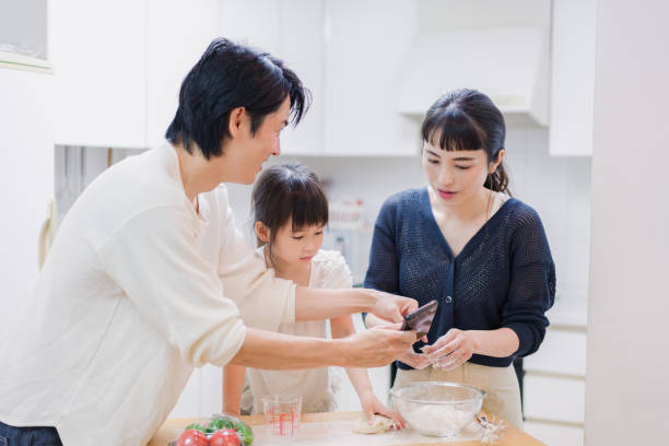 istock Families cooking while researching recipes 1437141617
