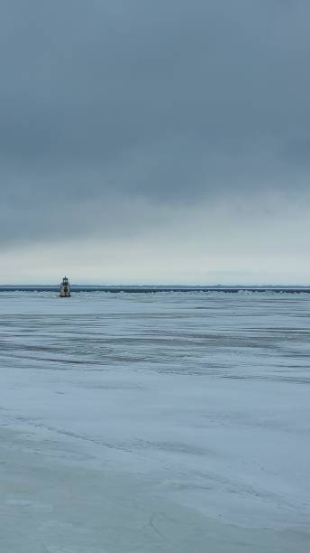 istock Icy shoreline of the St. Lawrence River (photo2) 1437147589