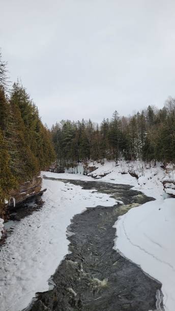 istock Above the ice of Portneuf (photo1) 1437147905