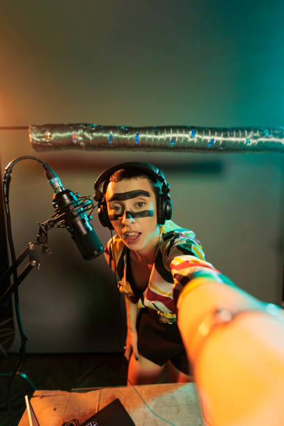 istock Cool performer using vinyl to mix music 1437160467