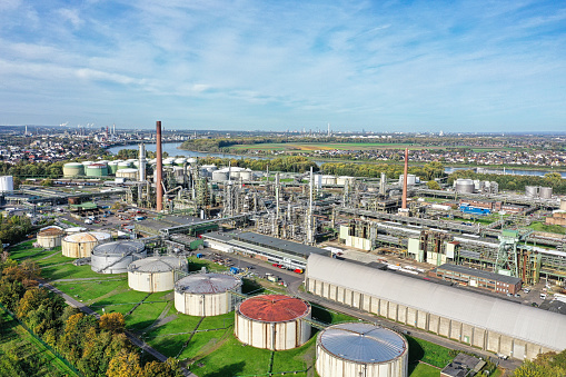 The Energy and Chemicals Park Rheinland is operated by Shell Deutschland GmbH. It consists of two plant sections, the South Plant in Wesseling near Cologne, and the North Plant in Cologne-Godorf. The refinery in Wesseling covers 230 hectares, making it the largest in Germany. It manufactures gasoline, kerosene, diesel, fuel oils, propane / butane and bitumen.