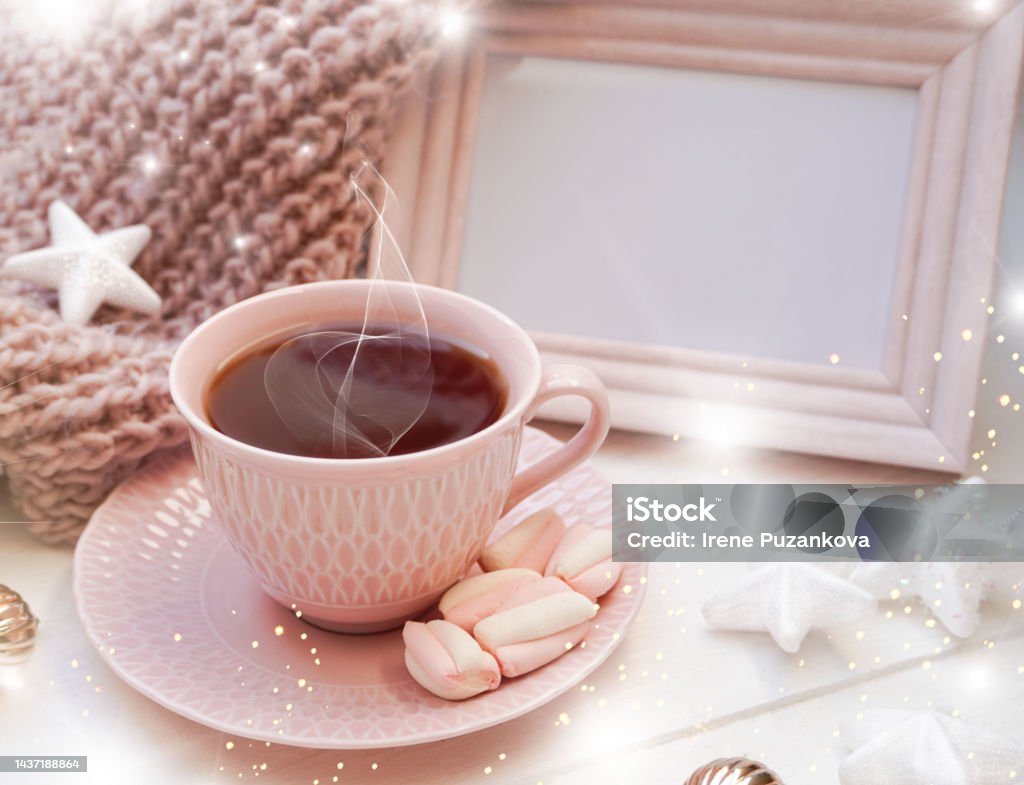 Foto de Natal Natal Natal Decoração De Ano Novo Composição Conceito Fundo Caneca Xícara De Chá Café E Merengue Luzes De Natal Clima De Natal Bom Dia Café Da Manhã Cartão De Foto de Natal Natal Natal Decoração De Ano Novo Composição Conceito Fundo Caneca Xícara De Chá Café E Merengue Luzes De Natal Clima De Natal Bom Dia Café Da Manhã Cartão De