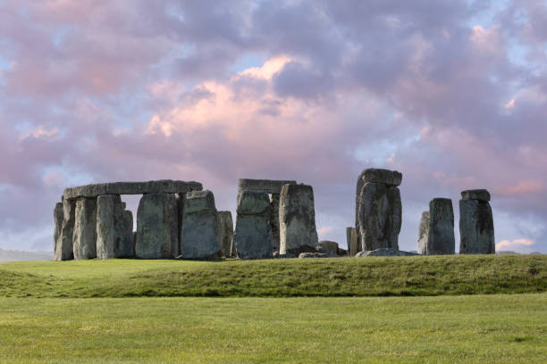 istock stonehenge during late afternoon light 1437193637