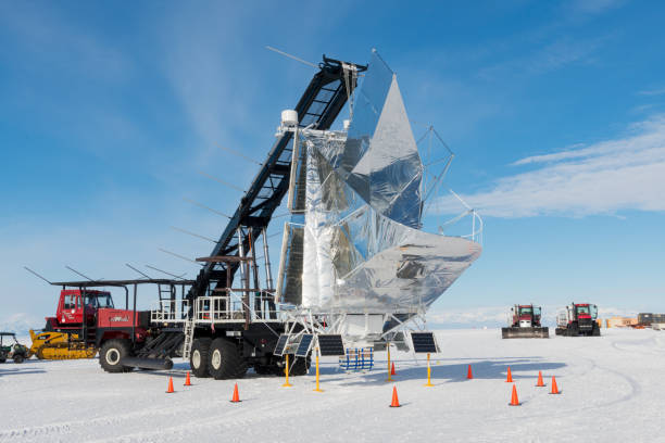 lancement de ballon longue durée - arctic station snow science photos et images de collection