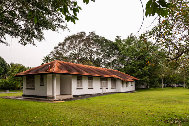 istock Abandoned Old colonial bungalow at Seletar Aerospace Park 1437235300