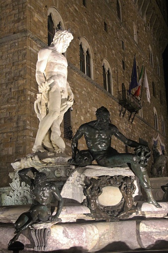 Italie - Toscane - Firenze- Fontaine de Neptune sur la Piazza della Signoria