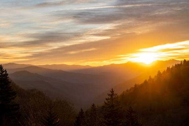 istock Sun Rising Over The Smokies In The Fall 1437260214