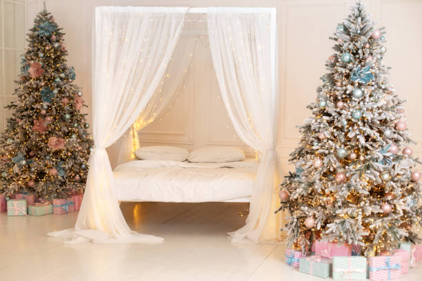 730+ Pink Christmas Tree Living Room Stock Photos, Pictures & Royalty ...