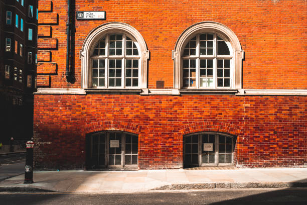 istock Classic architectural wall in London street 1437315512