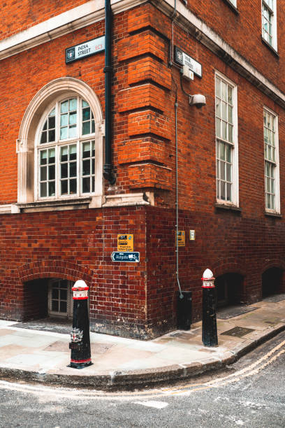 istock Classic architectural wall in London street 1437315519
