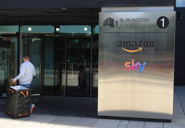 oficinas de amazon en dublín - amazon river fotografías e imágenes de stock