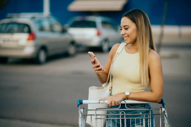 istock Young woman in shopping 1437368357