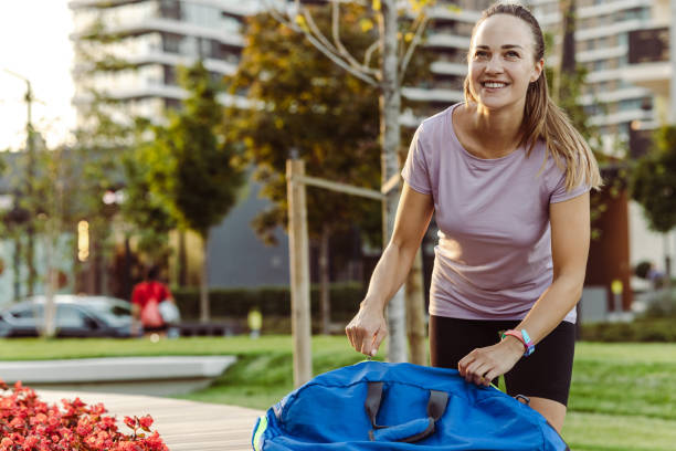 istock Young woman preparing for her sports training 1437370015