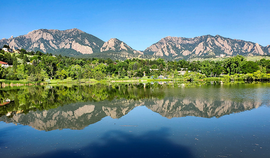 Flatirons scenic mountain backdrop. Boulder, Colorado.
