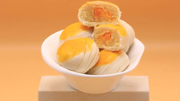 istock Snacks in the shape of a circle, put in a white plate. 1437426464