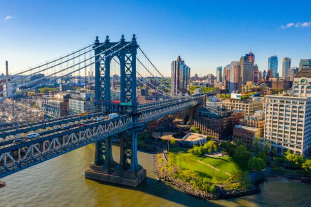 beautiful manhattan bridge  in new york, usa - manhattan bridge imagens e fotografias de stock