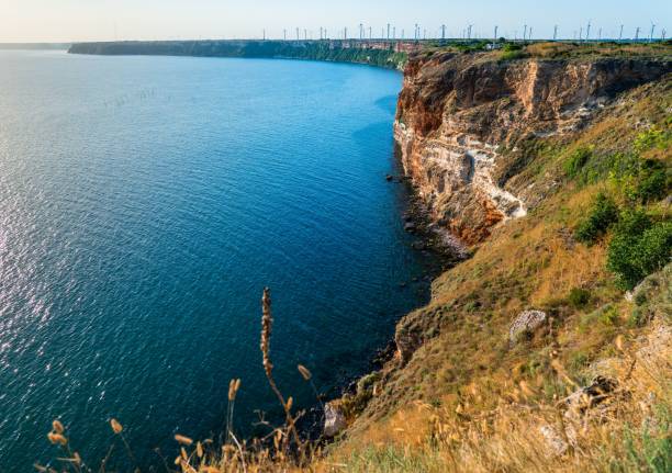 istock Beautiful shot of a cliff by the seaside 1437478949