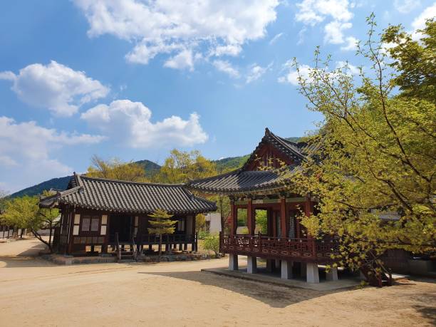 istock Traditional Korean buildings under a blue sky 1437480688
