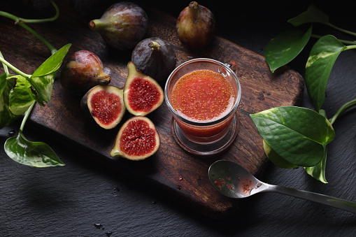 Fresh halved Figs and juice