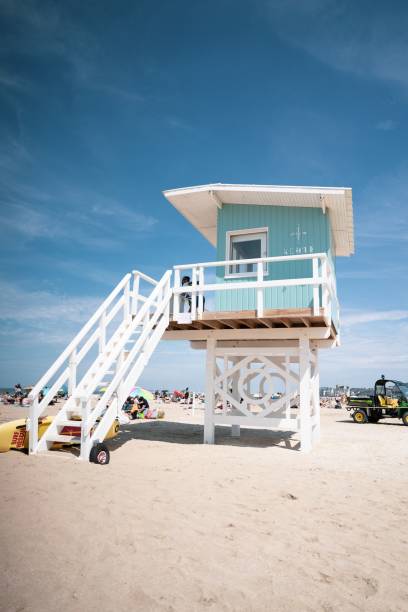 istock Vertical of a lifeguard house at the beach 1437494716