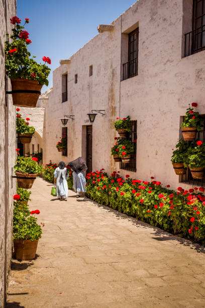 il monastero di santa catalina di siena, patrimonio dell'umanità dell'unesco, luogo storico ad arequipa, perù - santa catalina monastery foto e immagini stock