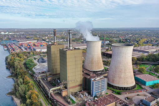 Gas-fired power plant in Duisburg-Huckingen, consisting of 2 units with 320 megawatts electrical output (gross).  It uses blast furnace gas, coke oven gas or natural gas as fuel.