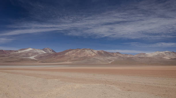 istock Bolivian Altiplano Desert Mountains 1437626814