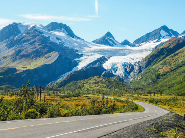 Scenic shot of the Worthington Glacier taken from the road of Alaska, USA A scenic shot of the Worthington Glacier taken from the road of Alaska, USA Worthington stock pictures, royalty-free photos & images