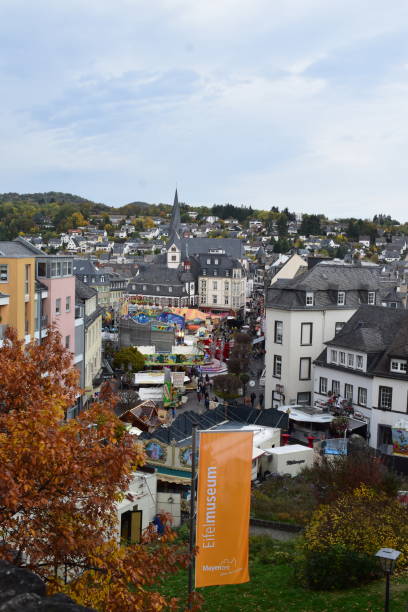 Lukasmarkt on Market place Mayen, Germany - 10/17/2022: Lukasmarkt on Market place hurdy gurdy stock pictures, royalty-free photos & images