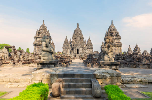 candi sewu, parte del tempio indù di prambanan, indonesia - prambanan temple foto e immagini stock