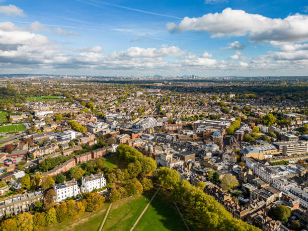 Aerial view of Richmond Neighborhood in London Richmond is a neighborhood in the southwest of London known for being a filming location for the show Ted Lasso. richmond park stock pictures, royalty-free photos & images